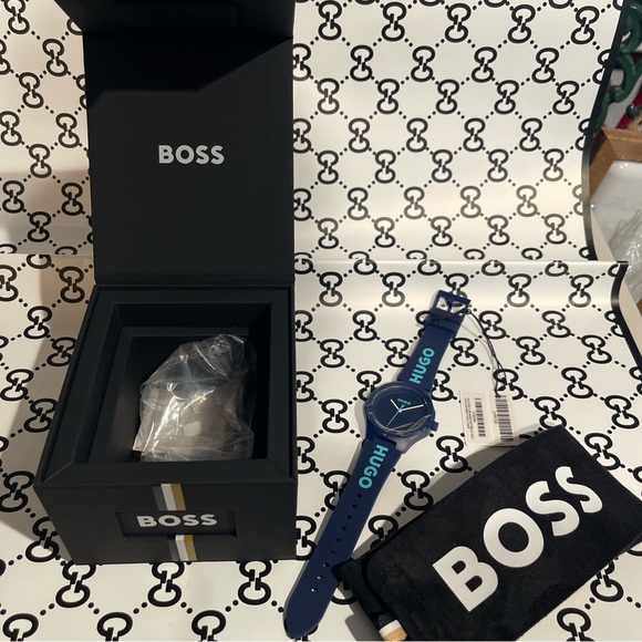 New In box.  Hugo Boss Men's Lit For Him Quartz Blue Silicone Watch - Great gift - Picture 15 of 16